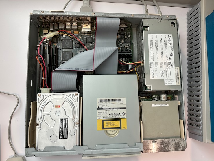 Power Macintosh 6100/60AV with case removed and CD drive installed