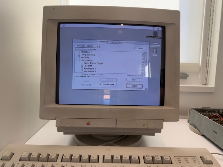 Installing CD-ROM support to Macintosh System 7.5.3